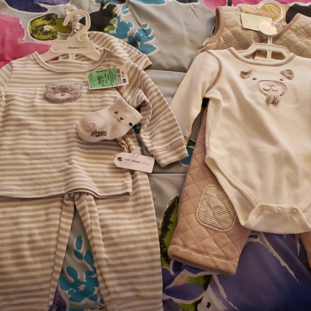 Infants clothes